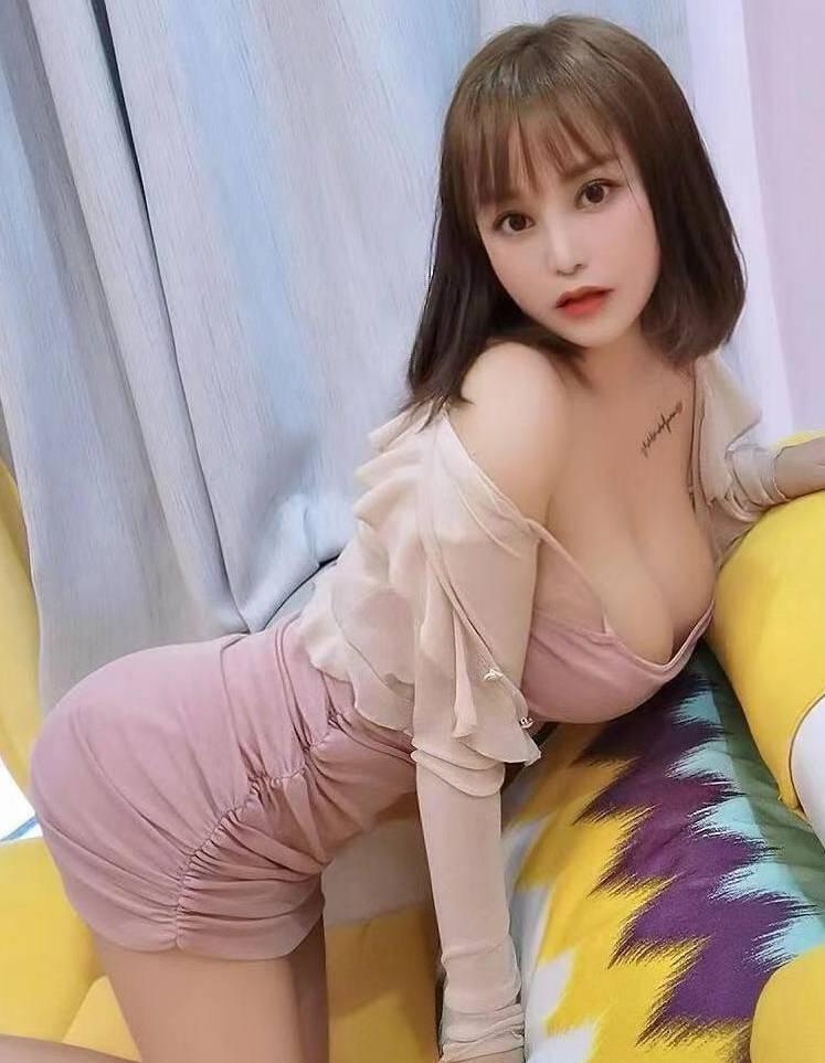 大长腿肩上扛，年轻生声音好听