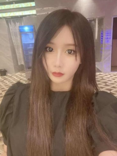 浦东刚下海19岁在校美少女